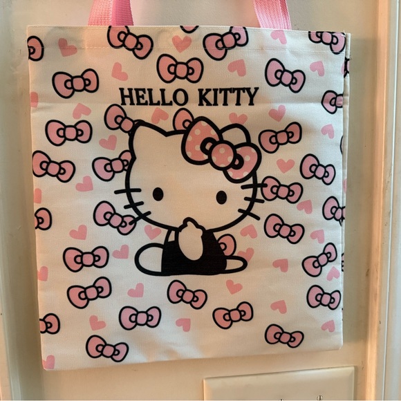 New Hello Kitty Tote Bag - Picture 5 of 9